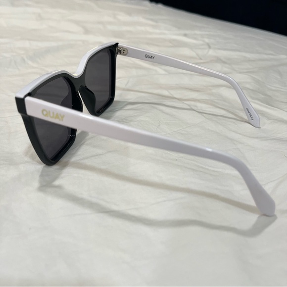 Quay Level Up Sunglasses - Picture 6 of 7